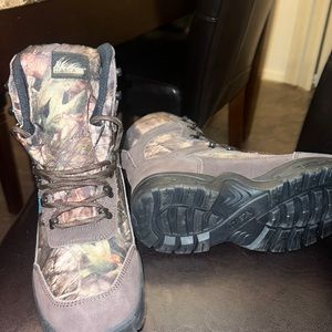 Hunting boots